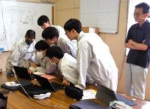 【ニュースレター】エンジニア“教員”が浜松型ロボティクス人材育成を牽引