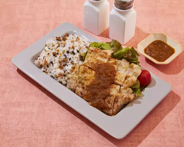 「アサイーボウルブランド「ALOHA SPOON～Acai bowl cafe～」年間販売食数20万食突破！」の画像