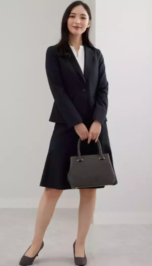 「「初めてのスーツ購入」についての意識調査を実施　親も子も“入学式や入社式のスーツは一緒に買いに行きたい”が77％」の画像