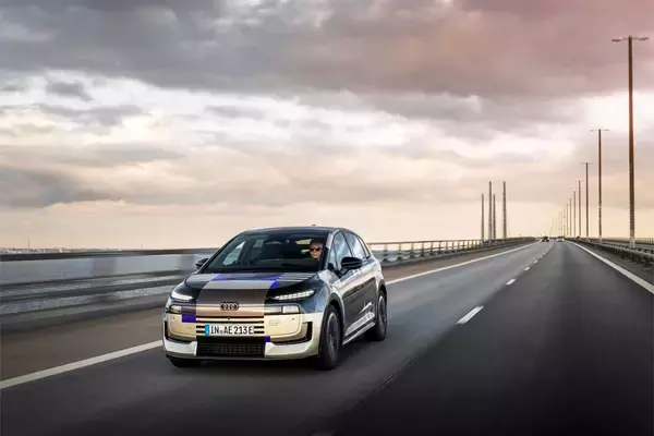 「Audi A2 e-tron、アウディにおける効率性の新たな基準を設定」の画像
