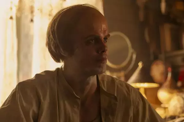 「『IT／イット ウェルカム・トゥ・デリー』ビル・スカルスガルドがペニーワイズ役を語る」の画像