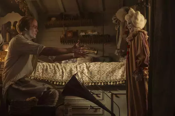 「『IT／イット ウェルカム・トゥ・デリー』ビル・スカルスガルドがペニーワイズ役を語る」の画像