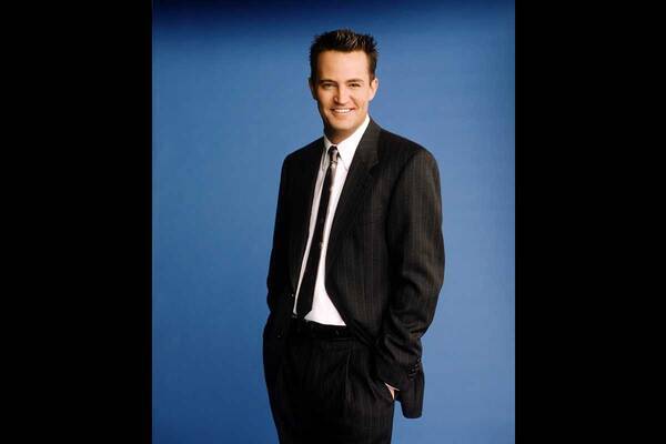 マシュー ペリー フレンズ 時代と依存症との戦いを綴った自叙伝を執筆 21年11月1日 エキサイトニュース