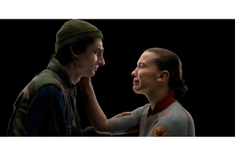 『シカゴ P.D.』トレイシー・スピリダコスが刑事から一転！新作ミステリーで見せる大きな変貌とは？