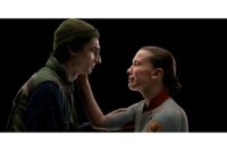 『シカゴ P.D.』トレイシー・スピリダコスが刑事から一転！新作ミステリーで見せる大きな変貌とは？