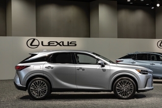 レクサスRX、最上級は900万円！　納期の長期化を避ける方策も