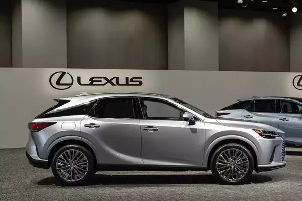 レクサスRX、最上級は900万円！　納期の長期化を避ける方策も