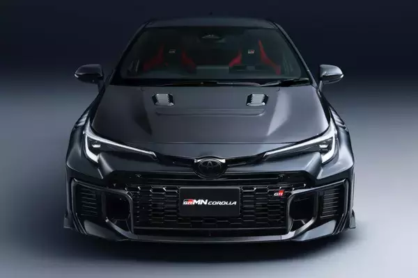 「S耐とニュルで鍛えた史上最強 GRMNカローラ 世界初公開」の画像