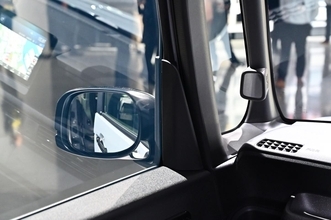 新型N-BOXの「ピタ駐ミラー」が進化。その秘密を開発者に聞いた