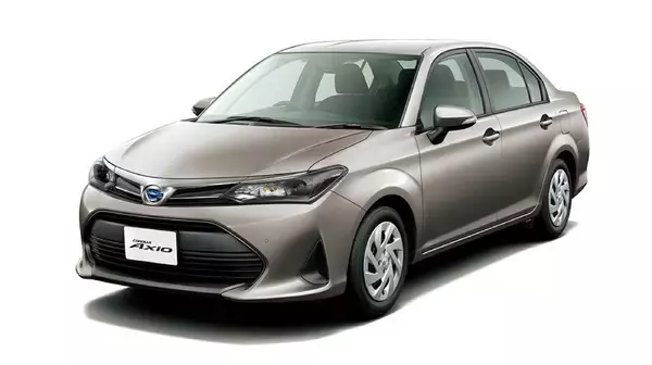 トヨタ、カローラアクシオ／フィールダーを一部改良。発売から12年目を迎え、リヤのバッジを変更