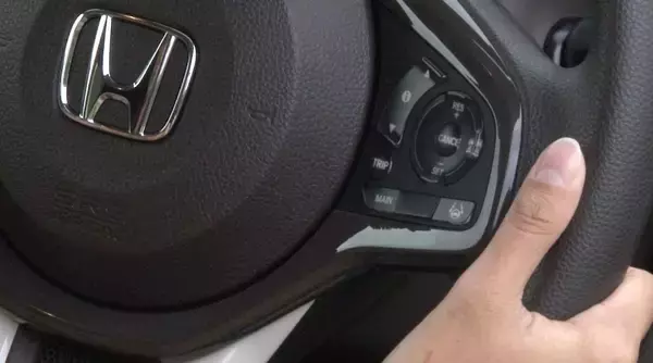 「シリーズ・軽自動車ってホントに安全？　クルマ初心者と藤トモが体感…イマドキ軽の安全装備事情②［最新の運転支援機能編］」の画像