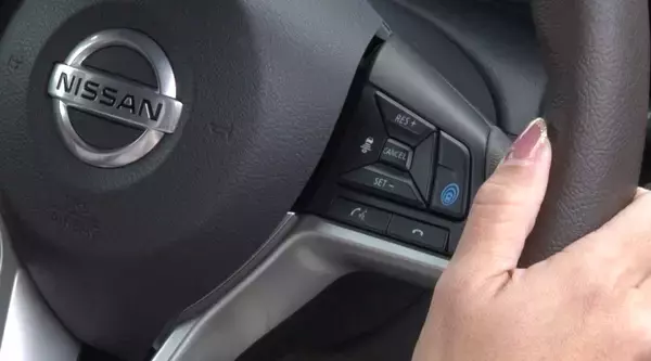 「シリーズ・軽自動車ってホントに安全？　クルマ初心者と藤トモが体感…イマドキ軽の安全装備事情②［最新の運転支援機能編］」の画像