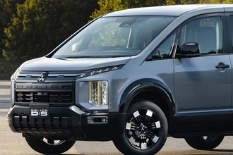 三菱自動車、デリカD:5の改良モデルをジャパンモビリティショー2025で公開。予約注文受け付けを開始