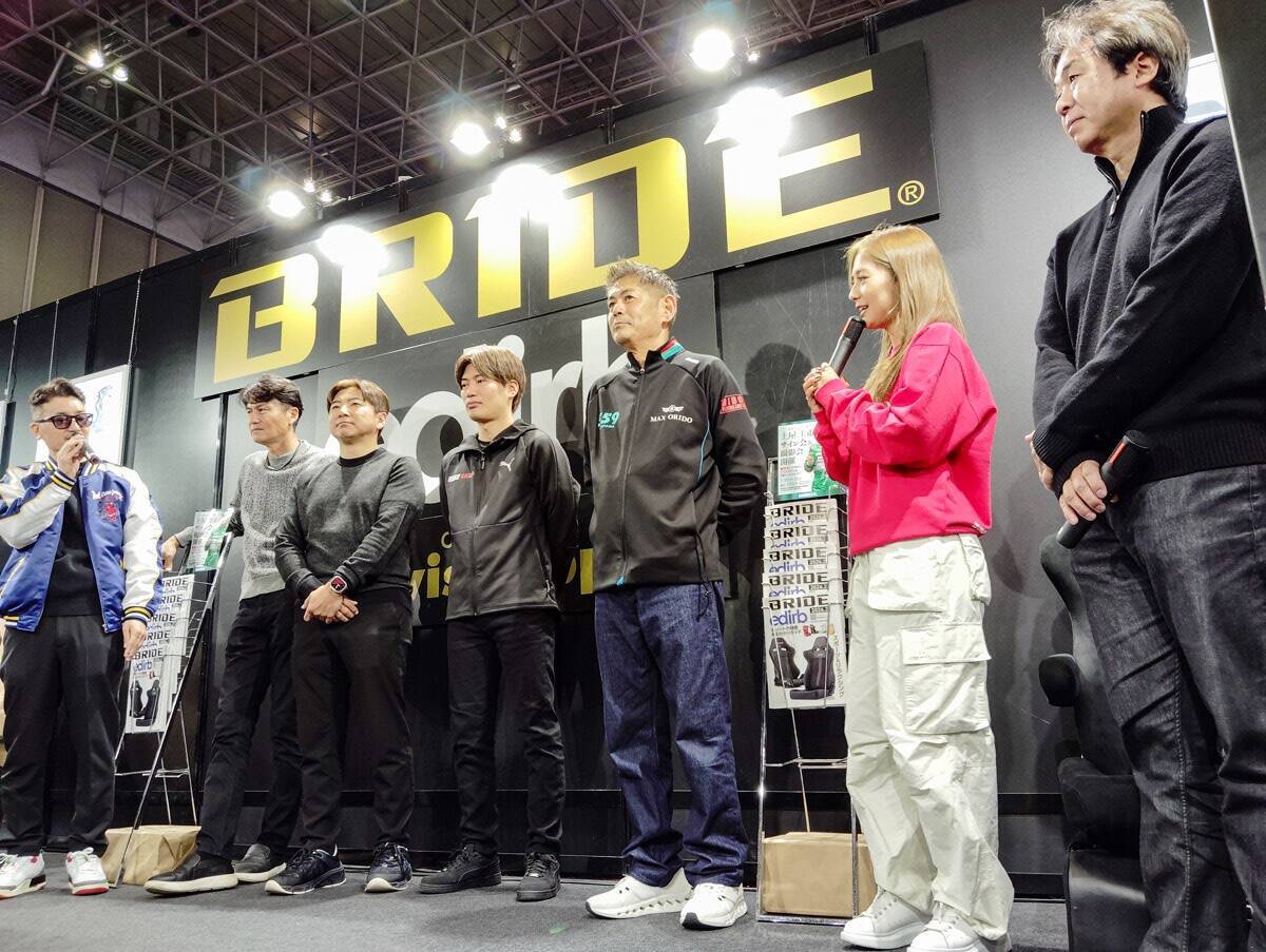 激熱の「ブリッド」ブース！最新シートはスピーカー内蔵!?　豪華ゲストのトークショーも｜東京オートサロン2026｜