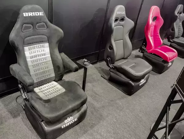 「激熱の「ブリッド」ブース！最新シートはスピーカー内蔵!?　豪華ゲストのトークショーも｜東京オートサロン2026｜」の画像