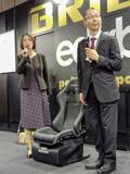 「激熱の「ブリッド」ブース！最新シートはスピーカー内蔵!?　豪華ゲストのトークショーも｜東京オートサロン2026｜」の画像4
