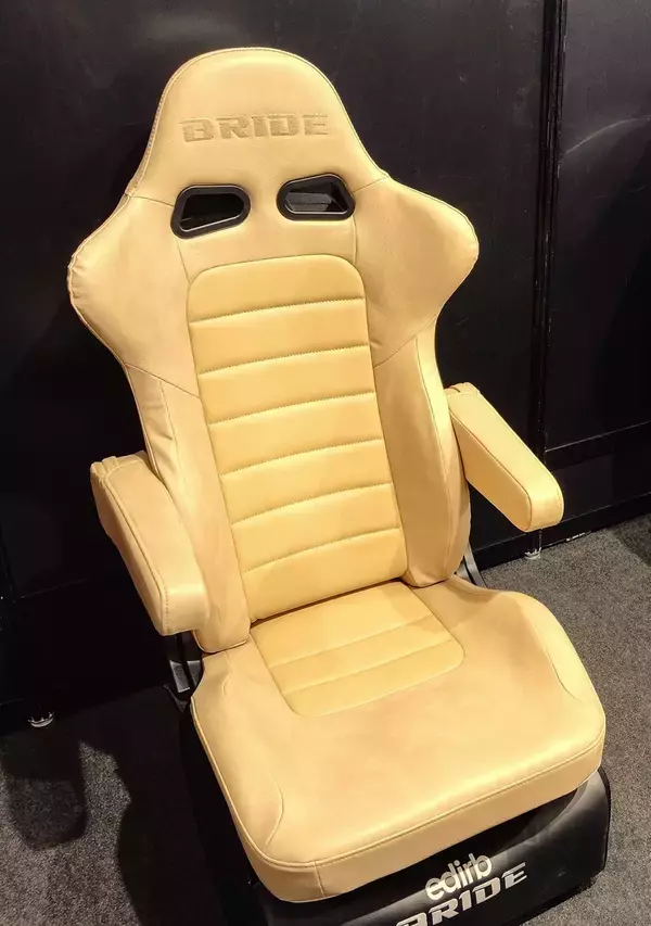 「激熱の「ブリッド」ブース！最新シートはスピーカー内蔵!?　豪華ゲストのトークショーも｜東京オートサロン2026｜」の画像