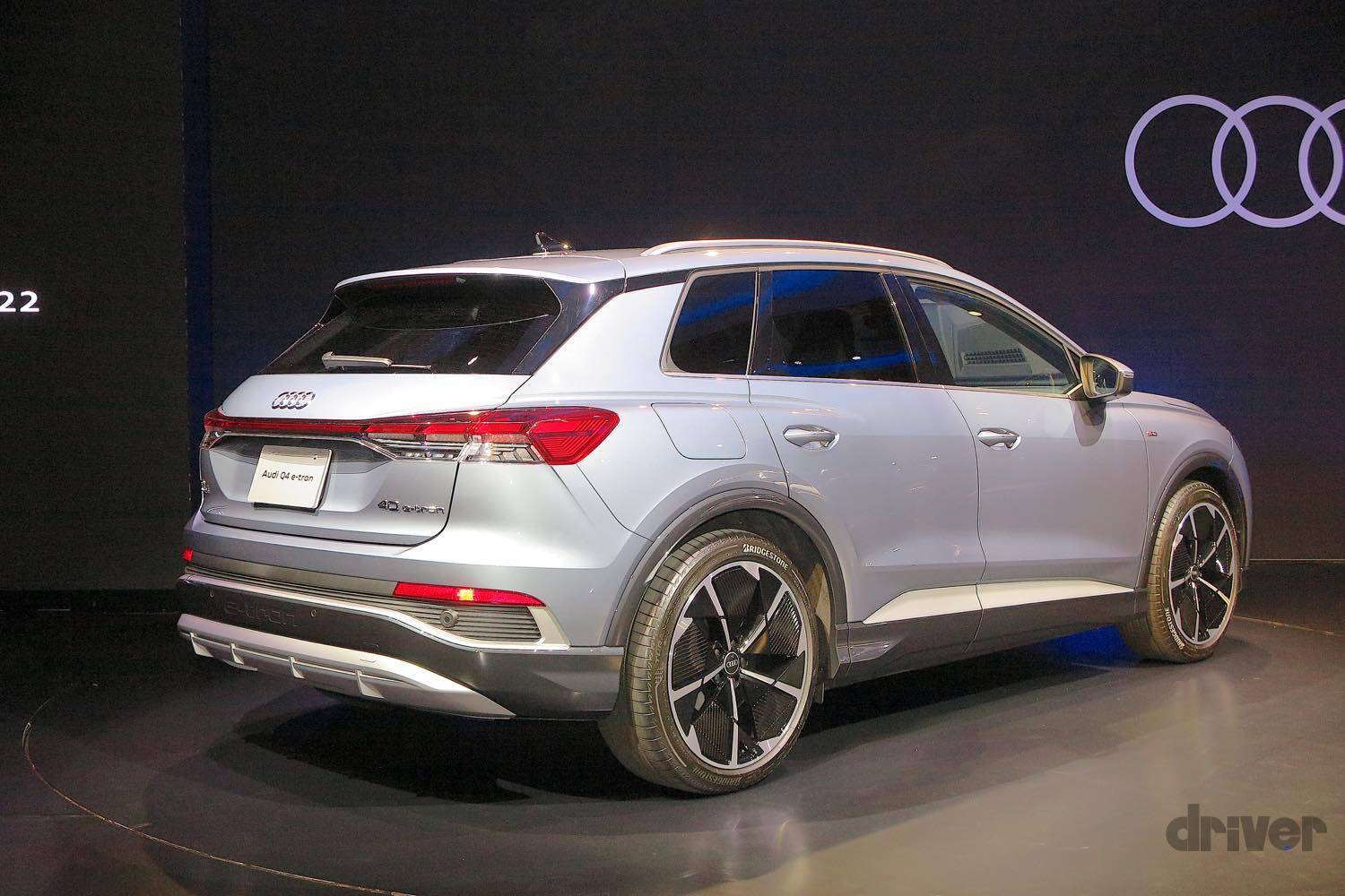 【早くも第3のBEV】アウディの新型BEV、Q4 eトロン登場！ インフラ整備も積極的な今後の戦略とは？