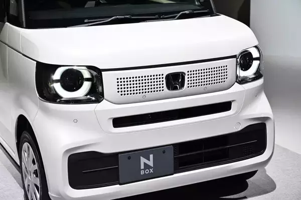 アイディア商品発見…新型N-BOX用「大型ルーフコンソール」から日除けシェード!?