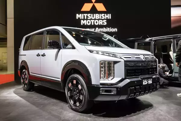 「三菱のご長寿ミニバンがまたもや大幅改良！　NEWデリカD:5の注目点とは」の画像