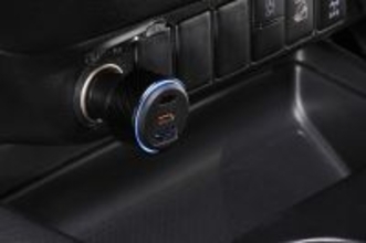 【これ便利！】愛車探しのお助けアイテム、カーメイトのiPhone対応“探す機能付き”カーチャージャーに注目