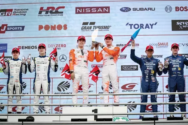 「【スーパーGT】王者No.36 au TOM’S GR Supra（坪井翔／山下健太）がGT500クラス4連覇に向けて1勝目獲得。GT300はNo.777 D’station Vantage GT3（藤井誠暢／チャーリー・ファグ）がポールtoウィン」の画像