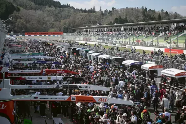 「【スーパーGT】王者No.36 au TOM’S GR Supra（坪井翔／山下健太）がGT500クラス4連覇に向けて1勝目獲得。GT300はNo.777 D’station Vantage GT3（藤井誠暢／チャーリー・ファグ）がポールtoウィン」の画像