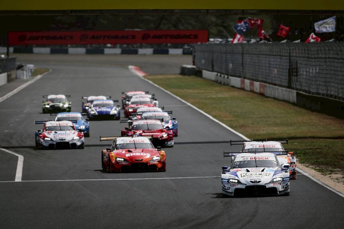 【スーパーGT】王者No.36 au TOM’S GR Supra（坪井翔／山下健太）がGT500クラス4連覇に向けて1勝目獲得。GT300はNo.777 D’station Vantage GT3（藤井誠暢／チャーリー・ファグ）がポールtoウィン