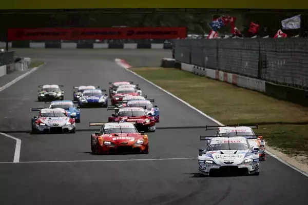 「【スーパーGT】王者No.36 au TOM’S GR Supra（坪井翔／山下健太）がGT500クラス4連覇に向けて1勝目獲得。GT300はNo.777 D’station Vantage GT3（藤井誠暢／チャーリー・ファグ）がポールtoウィン」の画像