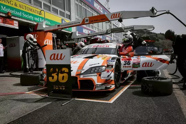 「【スーパーGT】王者No.36 au TOM’S GR Supra（坪井翔／山下健太）がGT500クラス4連覇に向けて1勝目獲得。GT300はNo.777 D’station Vantage GT3（藤井誠暢／チャーリー・ファグ）がポールtoウィン」の画像