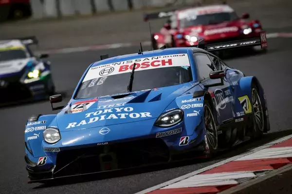 「【スーパーGT】王者No.36 au TOM’S GR Supra（坪井翔／山下健太）がGT500クラス4連覇に向けて1勝目獲得。GT300はNo.777 D’station Vantage GT3（藤井誠暢／チャーリー・ファグ）がポールtoウィン」の画像