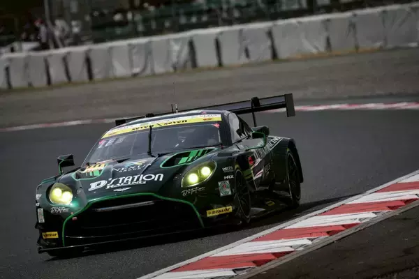 「【スーパーGT】王者No.36 au TOM’S GR Supra（坪井翔／山下健太）がGT500クラス4連覇に向けて1勝目獲得。GT300はNo.777 D’station Vantage GT3（藤井誠暢／チャーリー・ファグ）がポールtoウィン」の画像