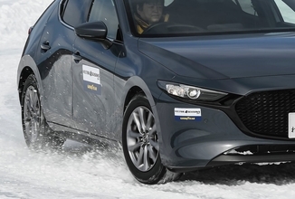 進化したオールシーズンタイヤ「ベクター4シーズンズ」を氷上試乗！限界性能を高めた第3世代の実力を知る｜GOODYEAR VECTOR 4SEASONS GEN-3／VECTOR 4SEASONS GEN-3 SUV｜