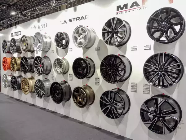 「【東京オートサロン2026で発見！】“厳選”最新カスタムパーツをクローズアップ｜DIXCEL／阿部商会／MID WHEELS／星光産業｜」の画像