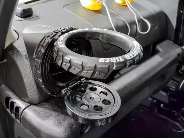 「【東京オートサロン2026で発見！】“厳選”最新カスタムパーツをクローズアップ｜DIXCEL／阿部商会／MID WHEELS／星光産業｜」の画像