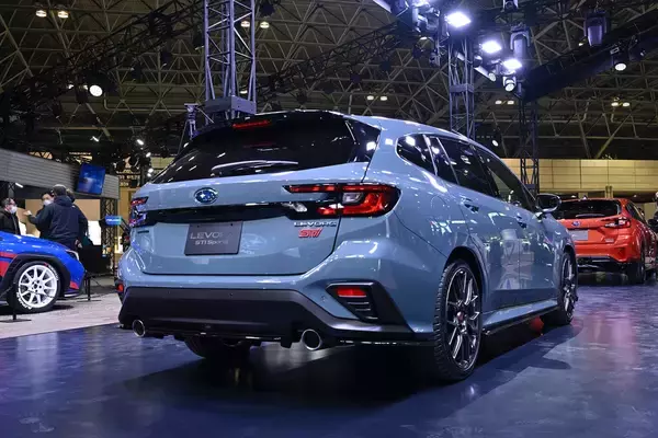 スバル レヴォーグに500台の限定車「STIスポーツ＃」登場…「思わず振り返る」ほどの自信あり！