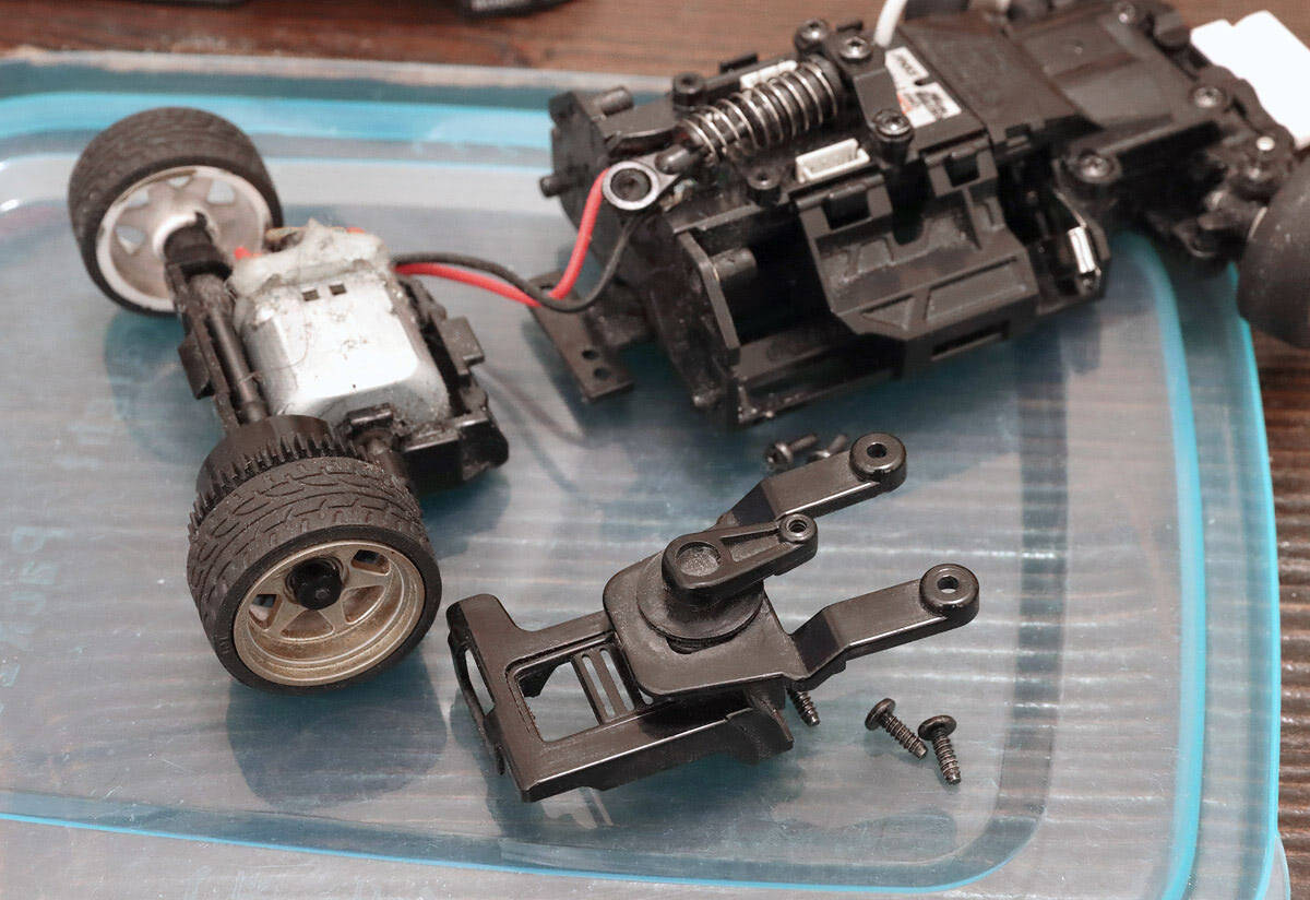 第6.5回　京商ミニッツで遊べ！「ロータス・ボディを改造？」【ラジコンマガジン誌より】