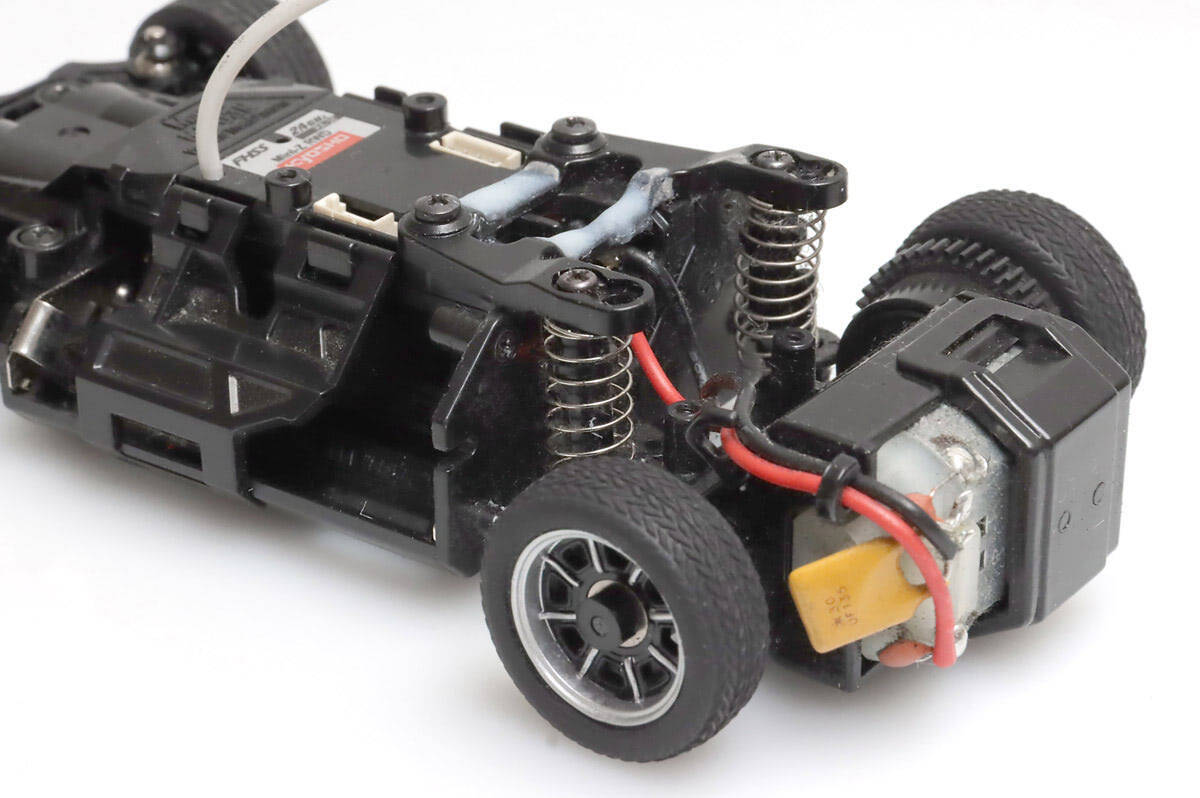 第6.5回　京商ミニッツで遊べ！「ロータス・ボディを改造？」【ラジコンマガジン誌より】