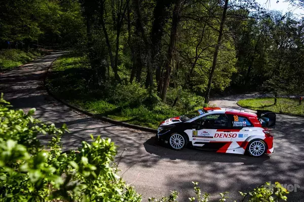 「【WRC 2021 第3戦】選手権リーダーが壮絶なコースアウト！ ヒョンデのヌービルがトップ、トヨタが2−3位につける【クロアチア・ラリー Day1】」の画像