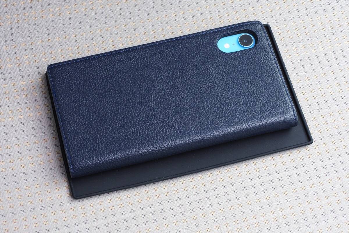 地味に便利なダッシュボード用滑り止めシートをガチンコ比較で格付け！