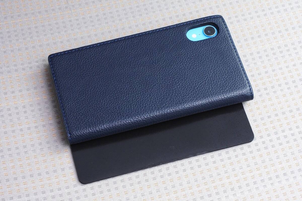 地味に便利なダッシュボード用滑り止めシートをガチンコ比較で格付け！