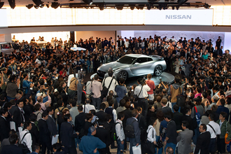 人気の表れ!?　その「密」っぷりがハンパじゃなかったモーターショー出展車4選