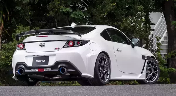 「BBS×SARD「GR86」が魅せる！カスタム車との超絶マッチング」の画像