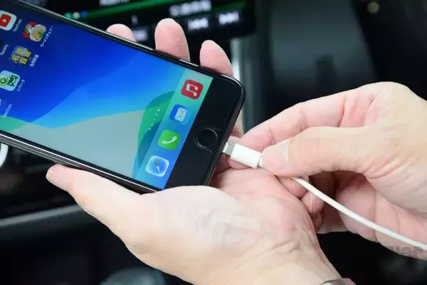 「パナソニック最新カーナビ「ストラーダ F1Xプレミアム10 CN-F1X10BLD」を使ってみたら……｜iPhoneと接続してエンタメを楽しむ！編｜」の画像