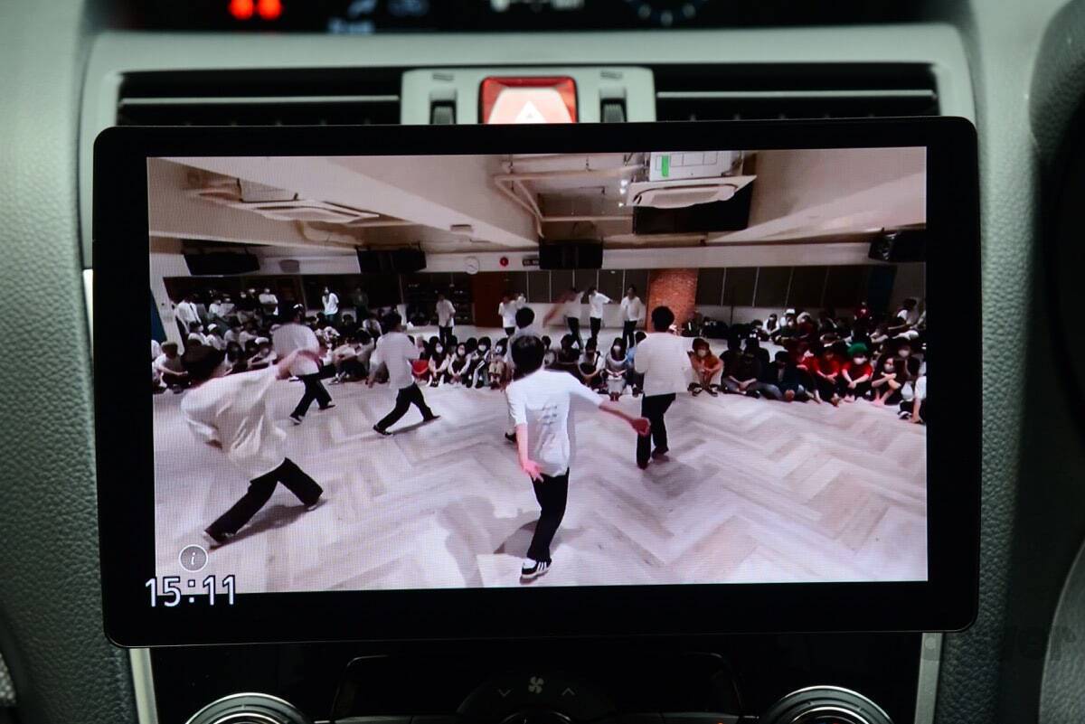 パナソニック最新カーナビ「ストラーダ F1Xプレミアム10 CN-F1X10BLD」を使ってみたら……｜iPhoneと接続してエンタメを楽しむ！編｜