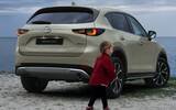 「マツダCX-5の顔が変わった！　グリル内にライムグリーン？　改良モデルを欧州で発表」の画像1