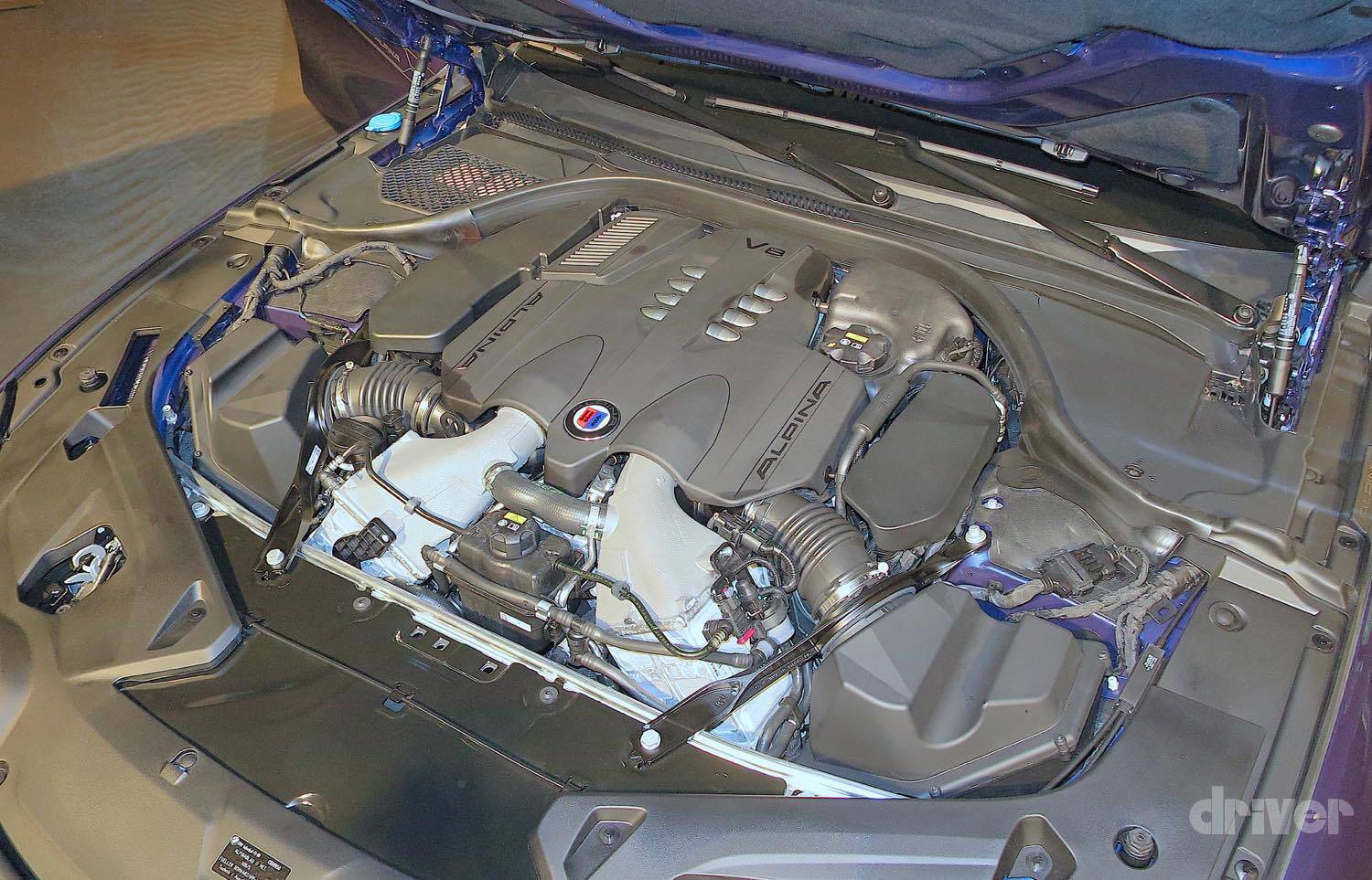 アルピナのフラッグシップクーペが日本初お披露目！ ライバルのパナメーラやAMG GTでは味わえない快適性が魅力!?