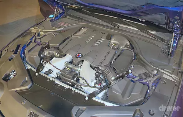 「アルピナのフラッグシップクーペが日本初お披露目！ ライバルのパナメーラやAMG GTでは味わえない快適性が魅力!?」の画像