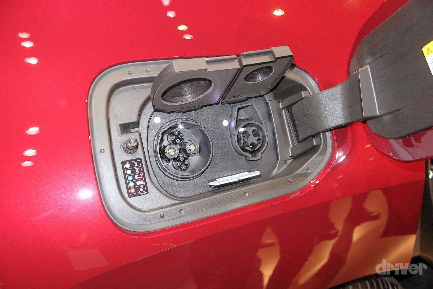 【2021年最注目BEV！】すべてが最新のBEV、BMW iX発表。1000万円以上と以下では、航続距離がどれくらい違う？