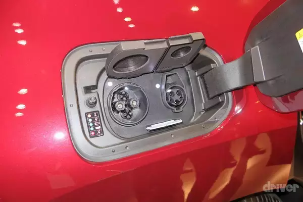 「【2021年最注目BEV！】すべてが最新のBEV、BMW iX発表。1000万円以上と以下では、航続距離がどれくらい違う？」の画像